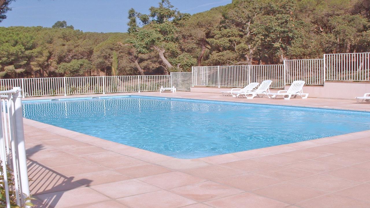 Appartement Les Pins Bleus A8 سانت ماكسيم المظهر الخارجي الصورة