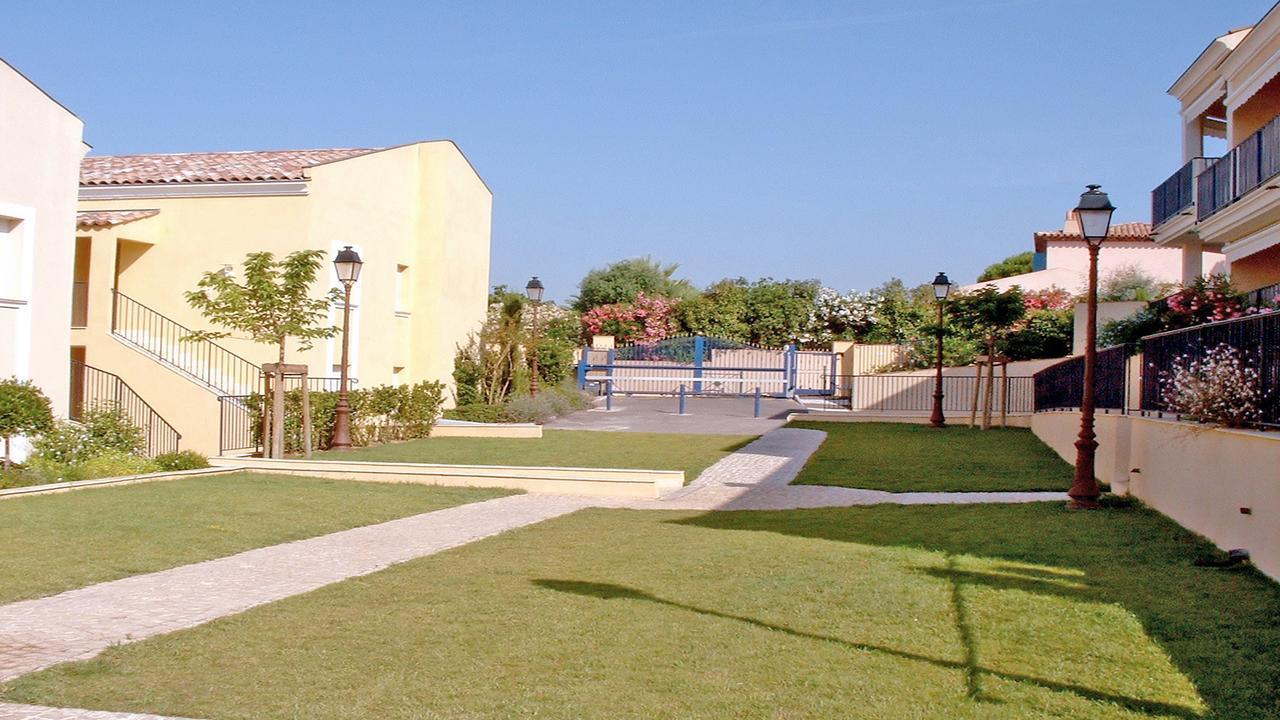 Appartement Les Pins Bleus A8 سانت ماكسيم المظهر الخارجي الصورة